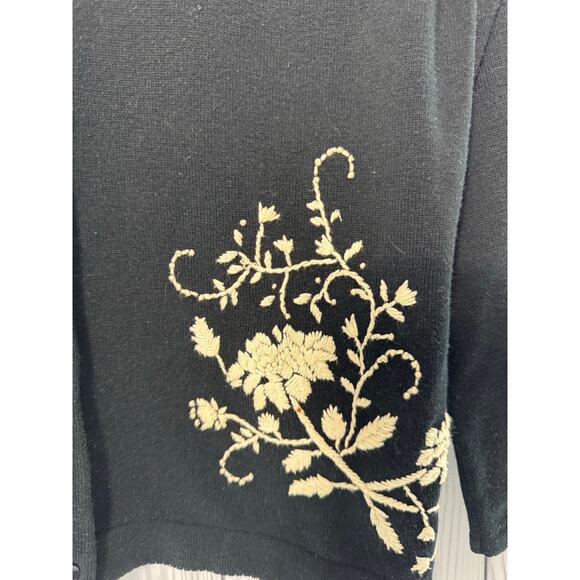 VTG Eagle Eye Black Cardigan Cream Floral Decor Button Up Size Small - Picture 4 of 7